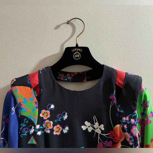 Versace X H&M Dress, complete with original hanger and garment bag - Picture 7 of 16